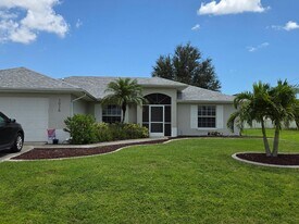1016 NW 10th St in Cape Coral, FL - Building Photo