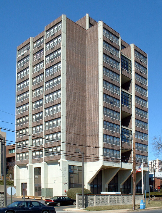 Widnall Towers in Hackensack, NJ - Foto de edificio