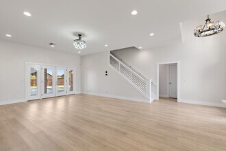 1735 Woodridge Dr in Wichita Falls, TX - Foto de edificio - Building Photo