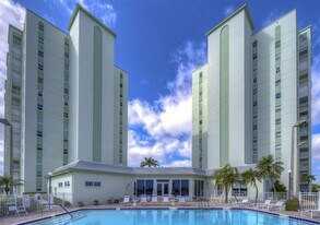 400 64th Ave in St Pete Beach, FL - Building Photo