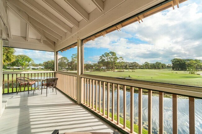 655 Brackenwood Cove in Palm Beach Gardens, FL - Building Photo - Building Photo