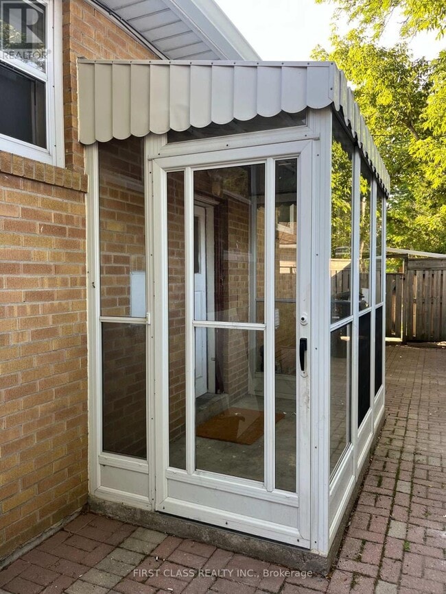 property at 37 Nipigon Ave