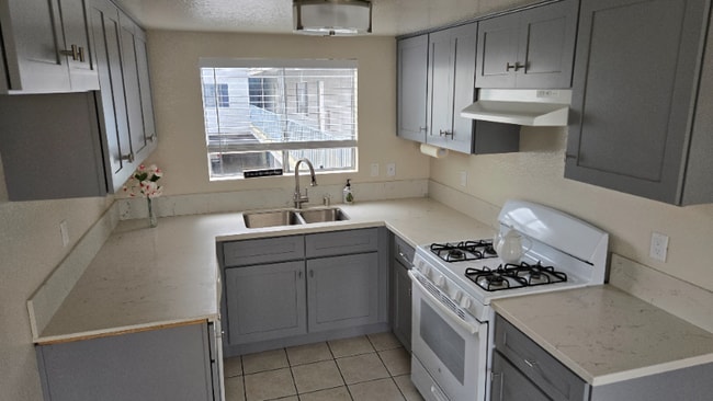 4446 W 136th St in Hawthorne, CA - Building Photo - Building Photo