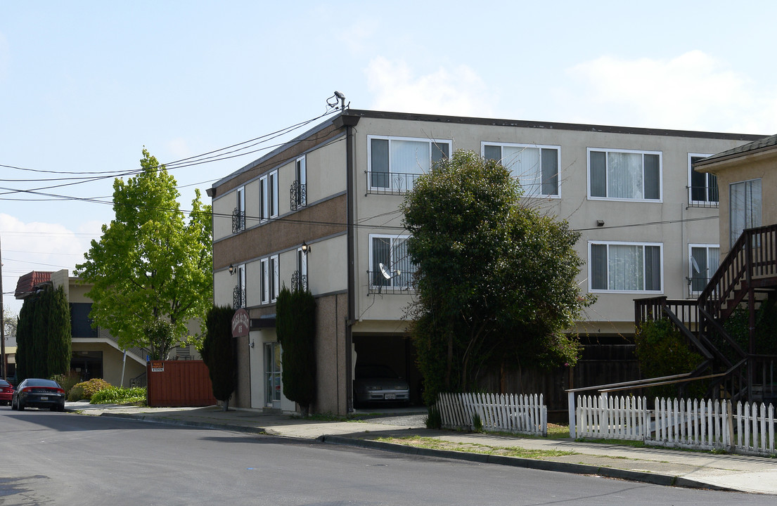 65 Hemlock Ave in Redwood City, CA - Building Photo