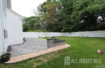 96 Marion Dr in Plainsboro, NJ - Building Photo - Building Photo