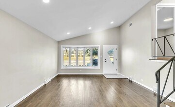 11011 W Roosevelt Rd in Westchester, IL - Building Photo - Building Photo