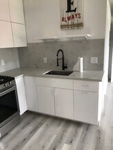 6307 Calvin Ave in Tarzana, CA - Building Photo - Building Photo