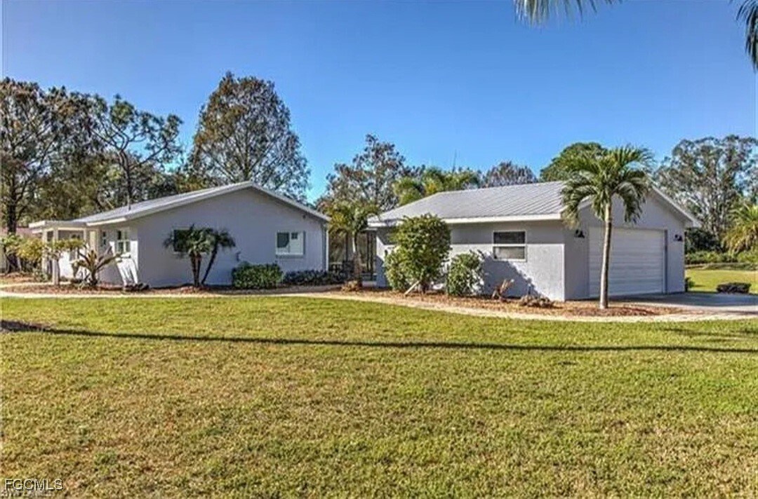 20051 Welborn Rd in North Fort Myers, FL - Building Photo