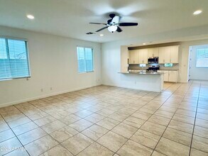 3729 S 64th Dr in Phoenix, AZ - Foto de edificio - Building Photo