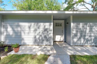 23118 Whispering Willow Dr in Spring, TX - Building Photo