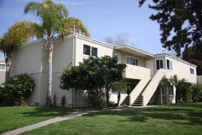 Monroe Street Apartments in Carlsbad, CA - Building Photo - Building Photo