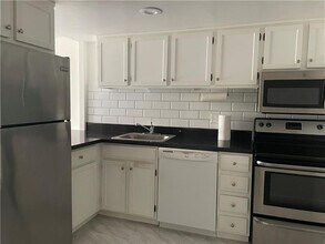 3670 Inverrary Dr in Lauderhill, FL - Building Photo - Building Photo