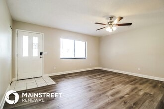 1455 Montecito Ave in Deltona, FL - Foto de edificio - Building Photo
