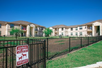 The Reserve at Lone Oak in San Antonio, TX - Building Photo - Building Photo