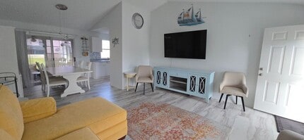 1221 Del Toro Dr in Lady Lake, FL - Building Photo - Building Photo