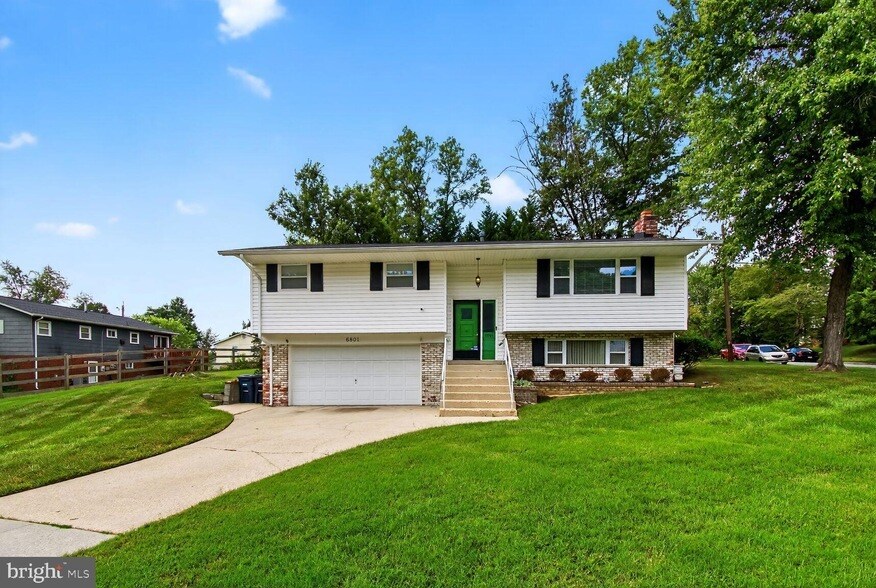 6801 Trowbridge Pl in Fort Washington, MD - Building Photo