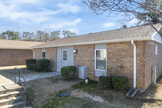 Pine Tree Apartments in Columbia, SC - Building Photo - Building Photo