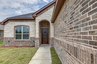 1422 Avenue C in Grand Prairie, TX - Building Photo - Building Photo