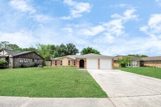 10707 Shannon Hills Dr in Houston, TX - Building Photo - Building Photo