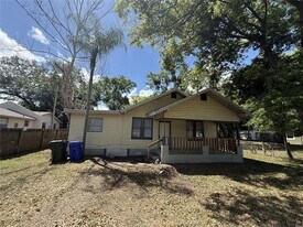 314 W Crescent Dr in Lakeland, FL - Building Photo