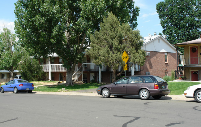 Laurel Street Apartments in Broomfield, CO - Building Photo - Building Photo