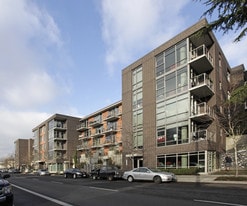 2121 SE Belmont in Portland, OR - Building Photo