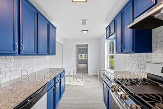 1547 Oakbrook St in Lancaster, TX - Building Photo - Building Photo