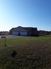 1304 146th Ave, Unit #B in New Richmond, WI - Building Photo - Building Photo