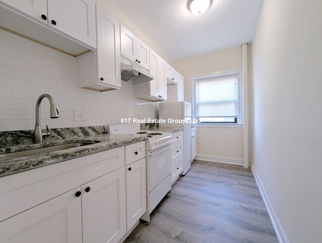 1315 Commonwealth Ave in Boston, MA - Building Photo - Building Photo