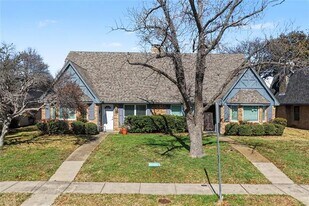 13317 Southview Ln in Dallas, TX - Building Photo