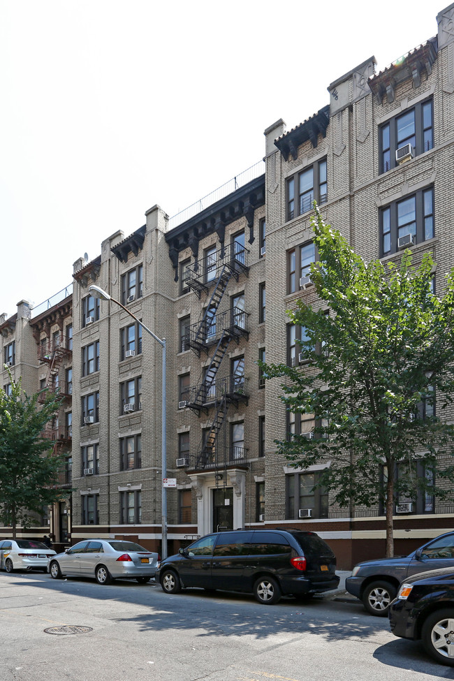 153 Vermilyea Ave in New York, NY - Foto de edificio - Building Photo