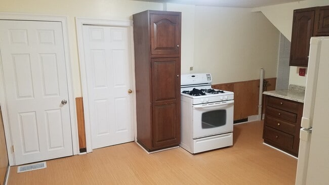 28 Bowe Ave, Unit 28 Bowe in Stratford, CT - Building Photo - Building Photo