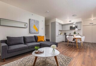 1200 Crescent in Montréal, QC - Building Photo - Building Photo