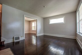 4934-4936 Davenport St in Omaha, NE - Building Photo - Building Photo