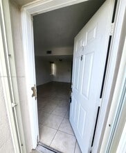 9203 Fontainebleau Blvd, Unit 101 in Miami, FL - Building Photo - Building Photo