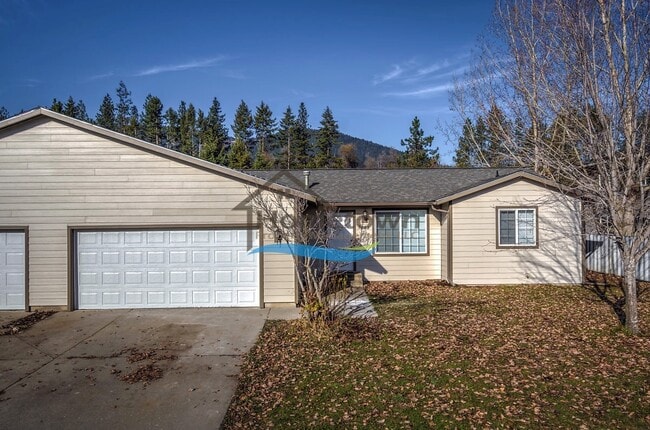 7033 W Timberline St in Rathdrum, ID - Building Photo - Building Photo