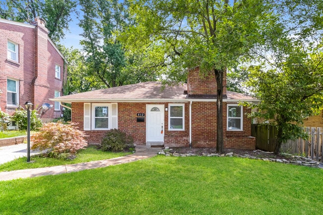 property at 812 N Rock Hill Rd