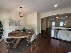 962 Lennox Blvd in Vestavia Hills, AL - Building Photo - Building Photo