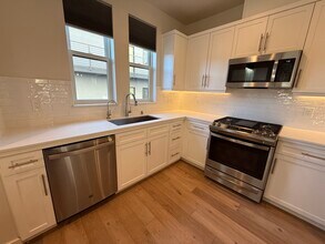 2375 Victoria Ave in San Luis Obispo, CA - Building Photo - Building Photo