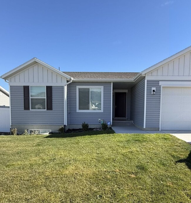 property at 696 Butte Ln