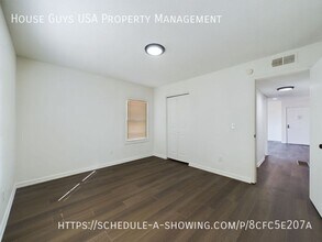 8600 Countryshire Ln in Kansas City, MO - Building Photo - Building Photo