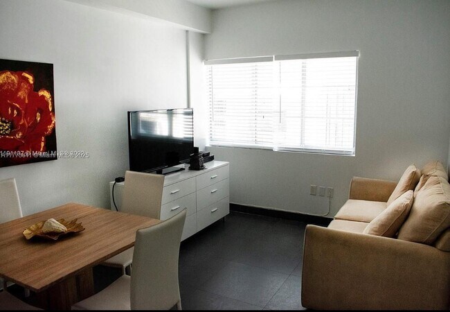 1600 Euclid Ave in Miami Beach, FL - Building Photo - Building Photo