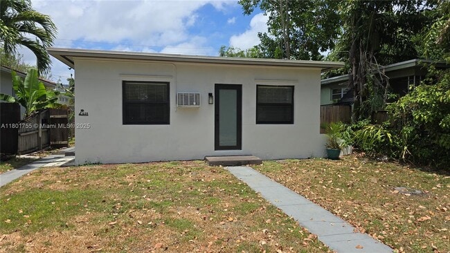 1639 Funston St in Hollywood, FL - Building Photo - Building Photo