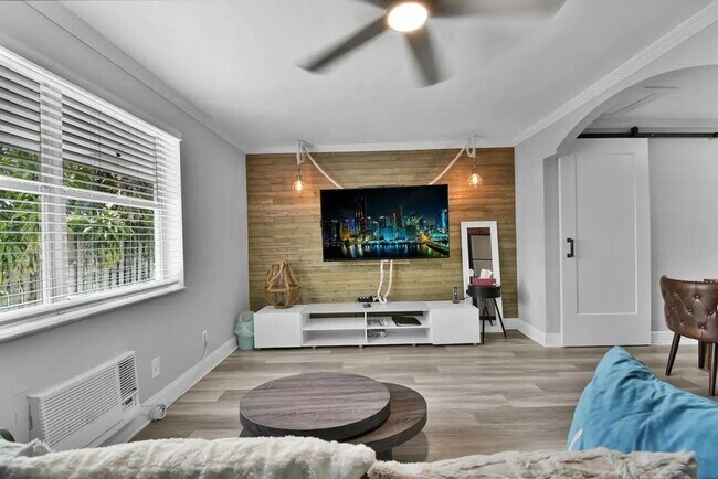 1808 SW 20th St in Fort Lauderdale, FL - Foto de edificio - Building Photo