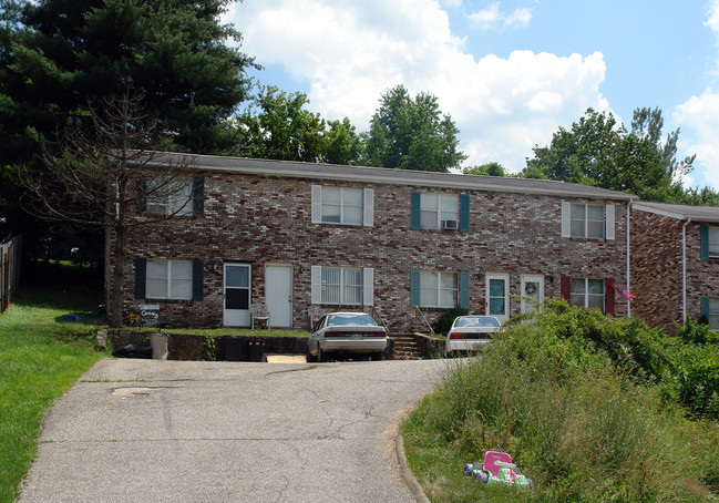 640 Cross Lanes Dr in Charleston, WV - Building Photo - Building Photo