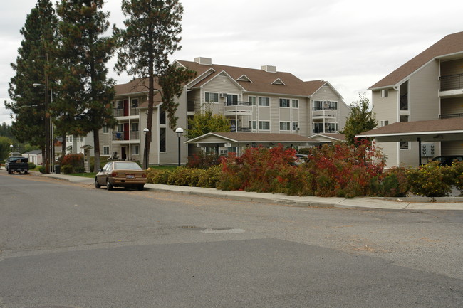 Village Apartments in Spokane, WA - Building Photo - Building Photo