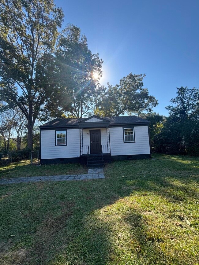 property at 2006 Scott Rd