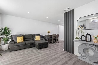 9829 Park Ln Ct in Dallas, TX - Building Photo - Building Photo