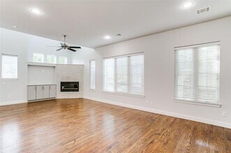 3680 Azure Ct in Dallas, TX - Building Photo - Building Photo