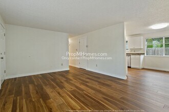 1177 SE Fir Grove Loop in Hillsboro, OR - Building Photo - Building Photo